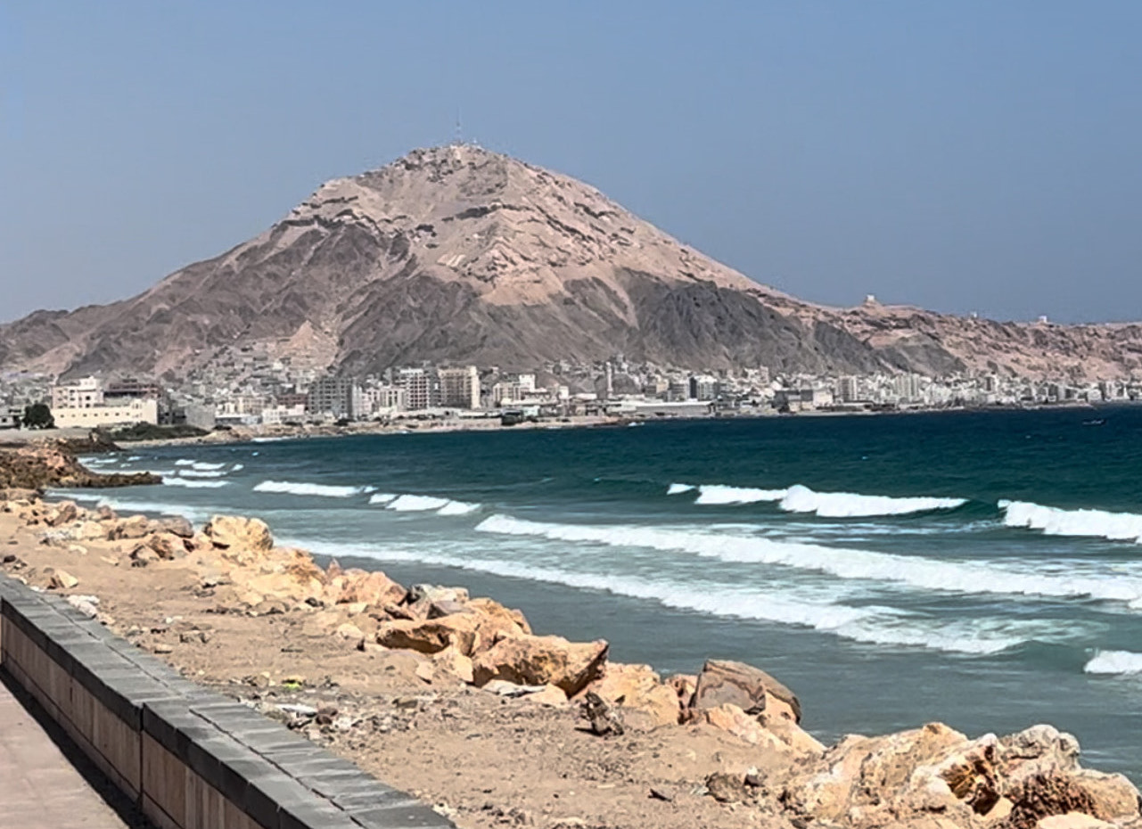 Coastline in the city of al-Mukalla. Photo courtesy of the author. ​