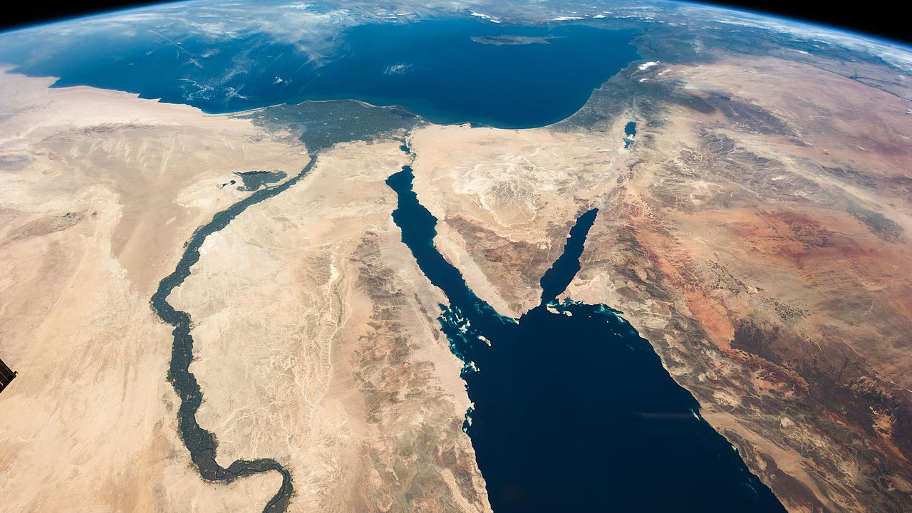 Tracking water resources from space Challenges for the MENA region