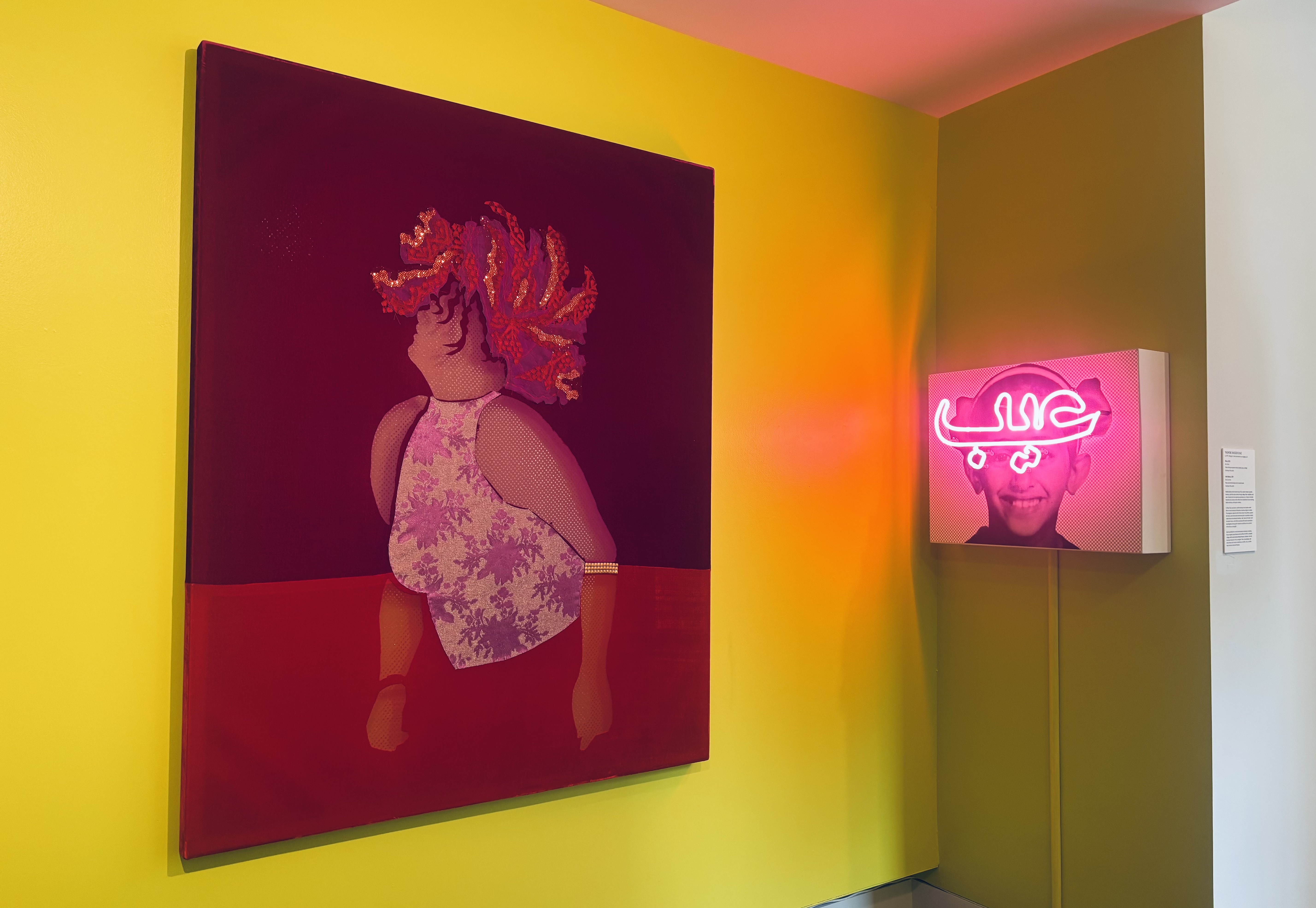 Yasmine Nasser Diaz, left: ritual (2023), left: 3eib (shame) (2019). Courtesy of the artist and OCHI. Installation shot at the MEI Art Gallery.