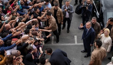 crowds greet President Erdogan