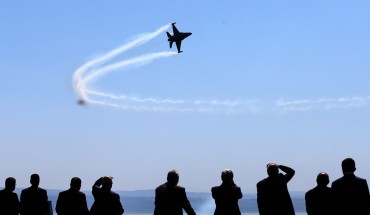 F-35 American made fighter jet showing off advanced maneuverability