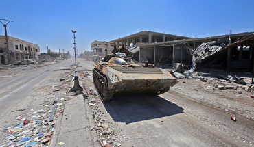 Syrian government soldiers take possession in Daraa province