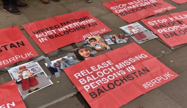 LONDON, ENGLAND - JANUARY 22: People campaign for the United Nations to intervene regarding Baloch missing persons in Balochistan, Pakistan close to Downing Street on January 22, 2019 in London, England. (Photo by John Keeble/Getty Images)