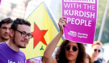 sraelis demonstrate against the Turkish military offensive in northeastern Syria on October 17, 2019 in front of the Turkish embassy in the Israeli coastal city of Tel Aviv.