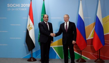 Russian President Vladimir Putin (R) meets with his Egyptian counterpart Abdel Fattah el-Sisi on the sidelines of the 2019 Russia-Africa Summit in Sochi on October 23, 2019. (Photo by Mikhail METZEL / SPUTNIK / AFP) (Photo by MIKHAIL METZEL/SPUTNIK/AFP via Getty Images)