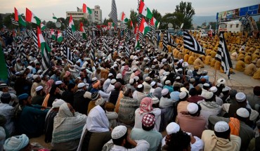 Activists and supporters of Islamic political party Jamiat Ulema-e-Islam (JUI-F) attend an anti-government "Azadi (Freedom) March" in Islamabad on November 5, 2019.