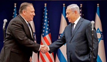 Israeli Prime Minister Benjamin Netanyahu (R) shakes the hand of US Secretary of State Mike Pompeo following their meeting in Jerusalem on October 18, 2019. 