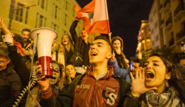 Anti-government protesters demonstrate ahead of the expected naming of a new cabinet tomorrow by Prime Minister Designate Hassan Diab, on January 16, 2020 in Beirut, Lebanon.