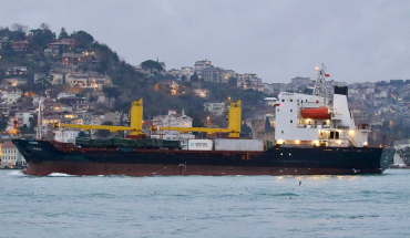 Photo by Yörük Işık: Russian Ministry of Defense-owned Oboronlogistika’s cargo vessel Pizhma.