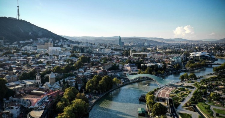 This aerial photograph taken on September 22, 2018, shows The River Kura (Mtkvari) in the Georgian capital Tbilisi. 