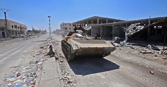 Syrian government soldiers take possession in Daraa province