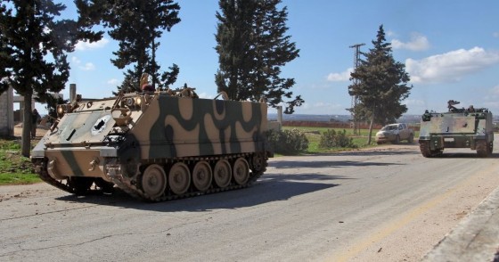 Turkish-backed Syrian opposition forces deploy on the eastern neighbourhood of Saraqeb, east of Idlib in northeastern Syria, on March 2, 2020.